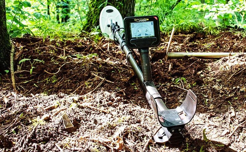 Nokta Makro Gold Finder 2000 in gebruik in het bos